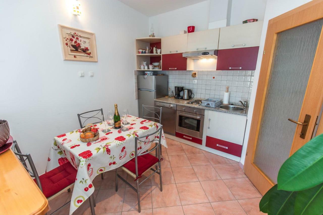 Apartment Jasna With Breathtaking Sea View, Terrace And Free Parking Hreljin Kültér fotó